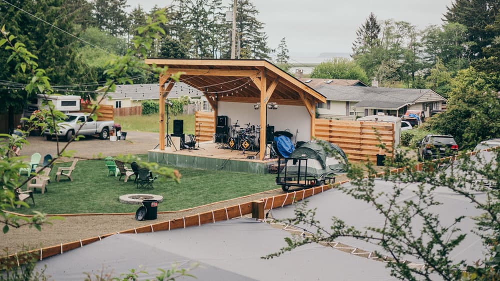 Operate staff-free with Akia x RemoteLock.