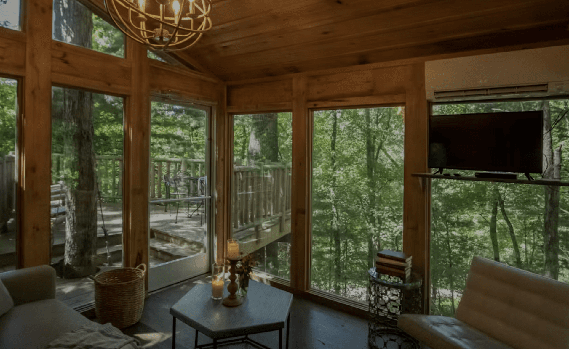 Capturing revenue from last-minute buyers